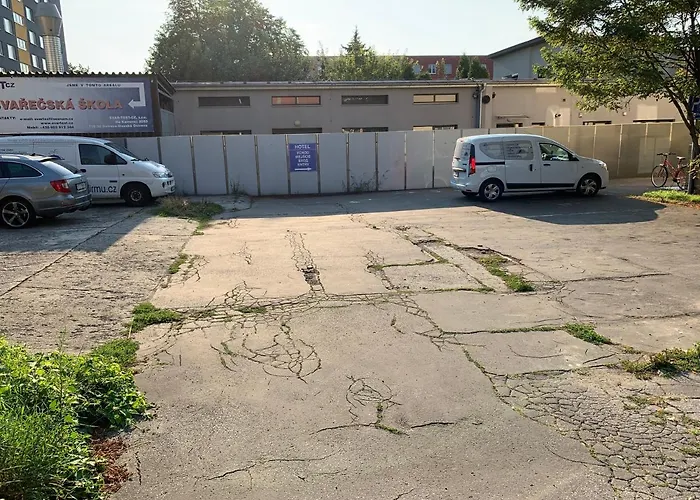 Готель Zlata-era